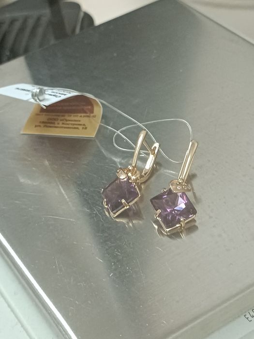 Золотые сережки очень красивые