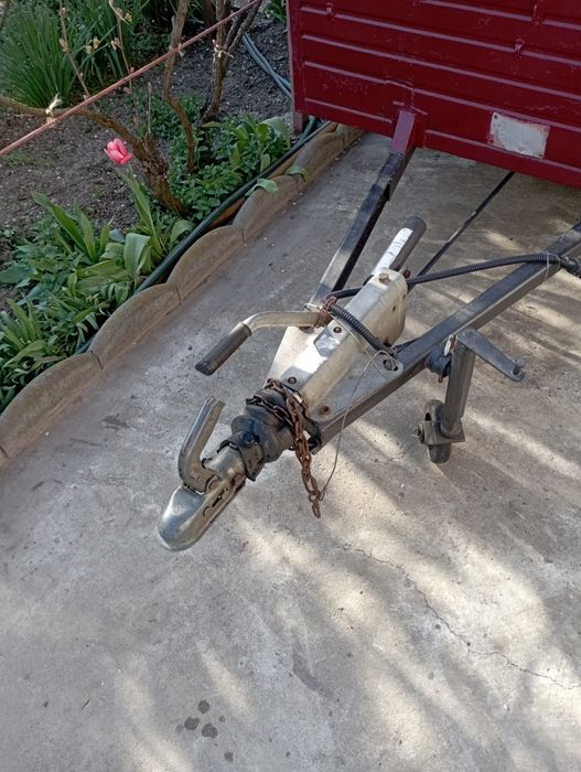 Vînd remorca autoturim