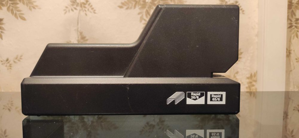 Два электрических степлера- Panasonic AS-302N и Rapid 65 (Швеция).