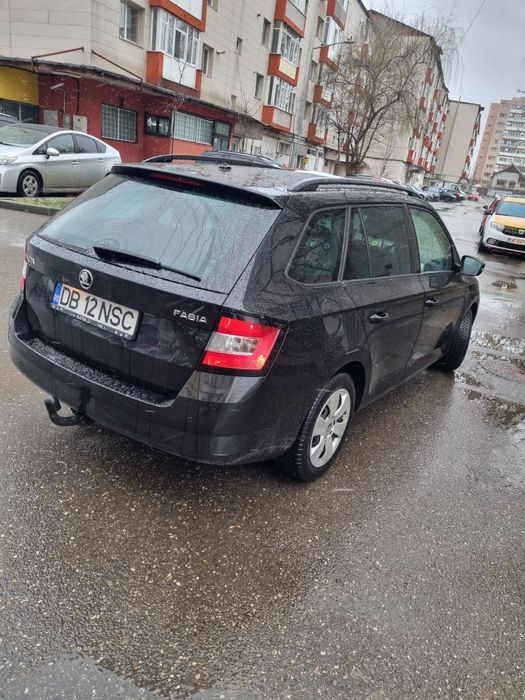Vând skoda fabia
