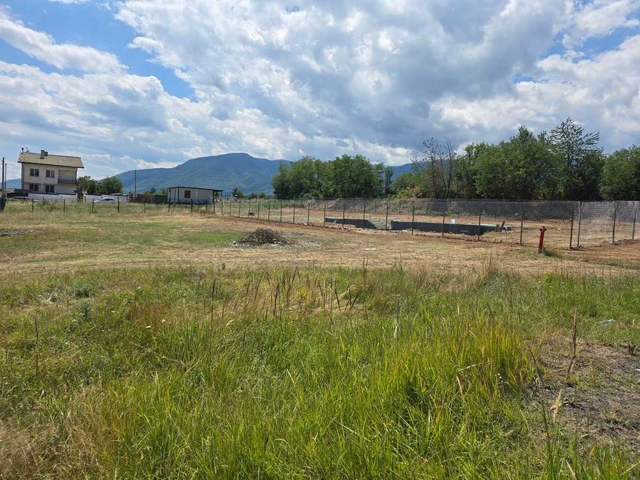 Працел 705кв. в Долна Баня