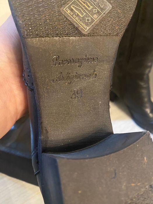 Високи ботуши номер 39