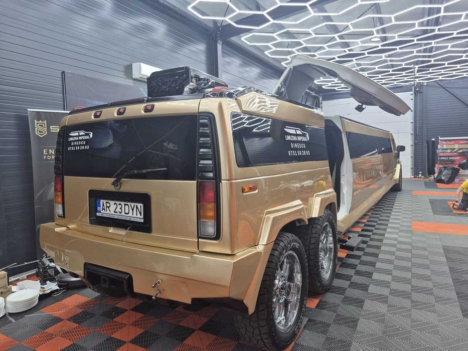 Limuzina Hummer H2 de inchiriat Inchiriez Limuzina Hummer H2