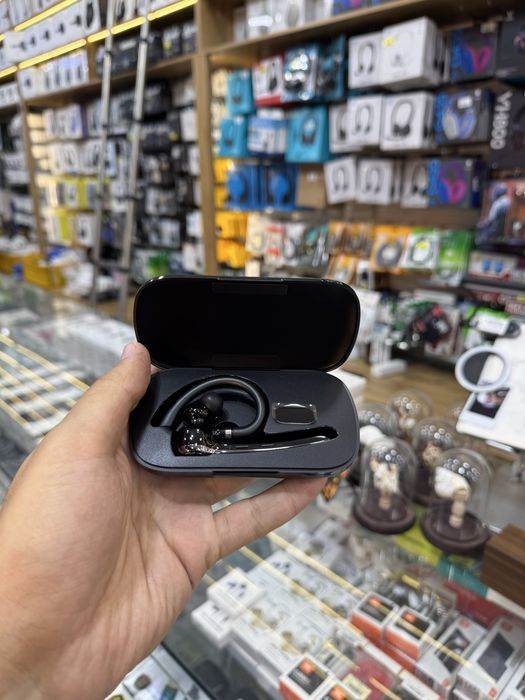 Мнонаушник моногарнитура, наушник на одно ухо