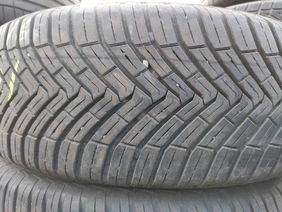 2бр Всесезонни гуми 215 65 16 - Continental