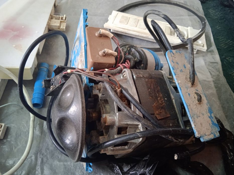 Dvigitel kir moshinaniki ishlaydi