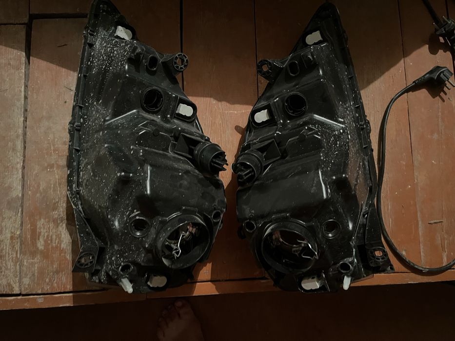 Фара Рено логон Ларгус