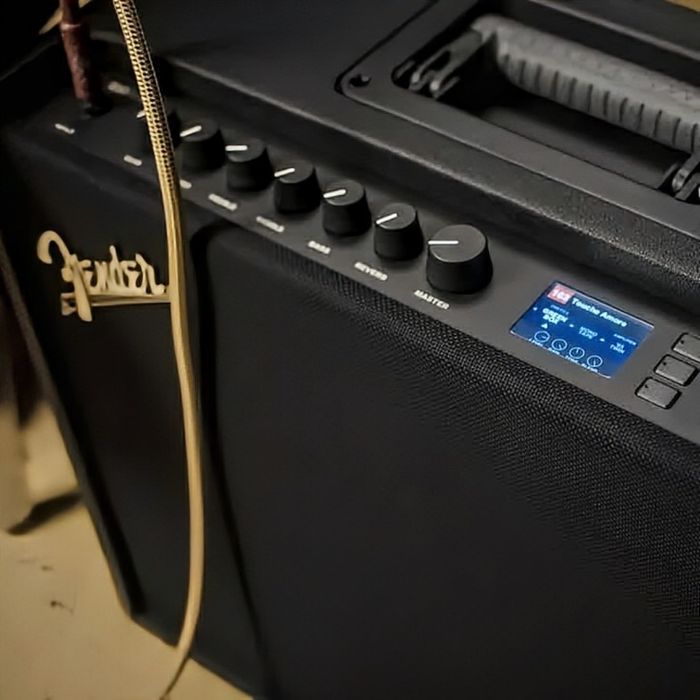 FENDER • Mustang® GT 40  и  GT200• Усилватели за електрическа китара • футсуич