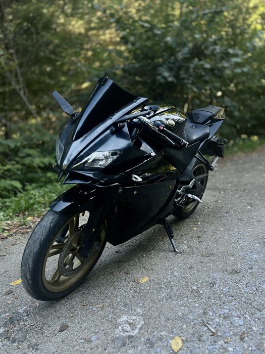 Vând yamaha yzf r125