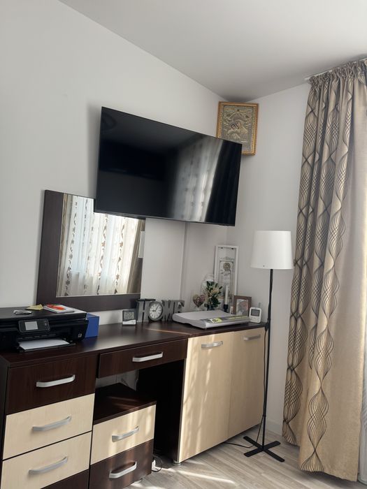 Vand apartament 62mp ,loc de parcare inclus.