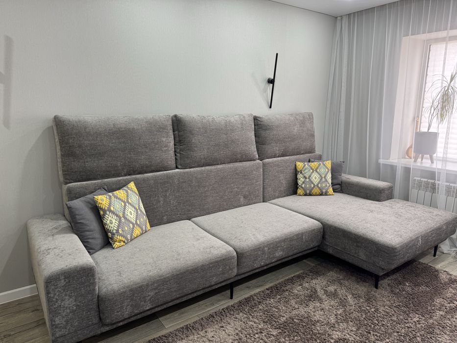 Диван покупали в Априори