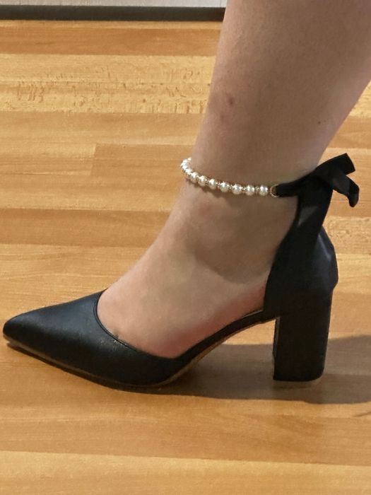 Обувки с висок ток