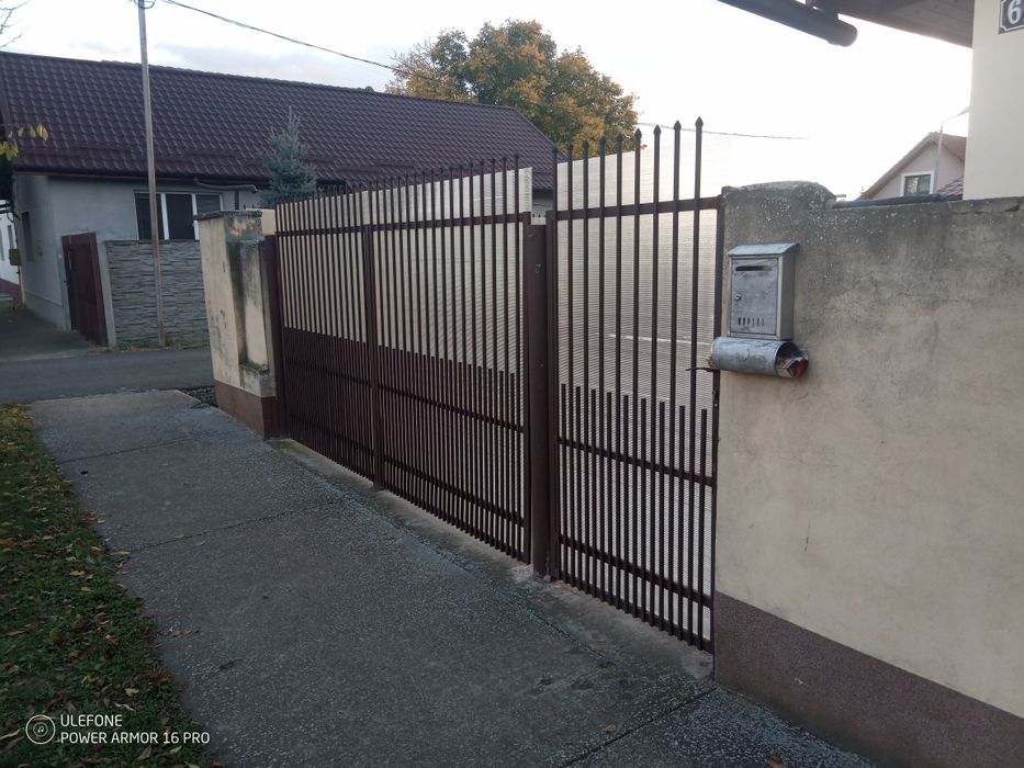 Porti diferite modele