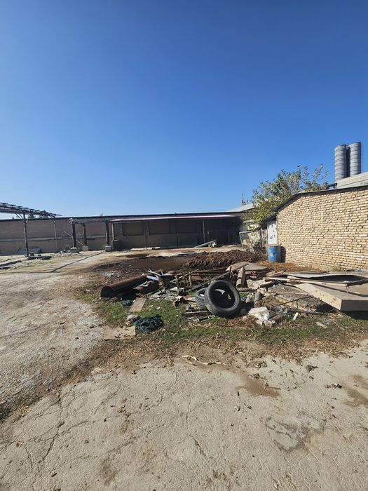 Қибрай тумани М.Улуғбек махалласида 26 сот. нотурар жой сотилади.