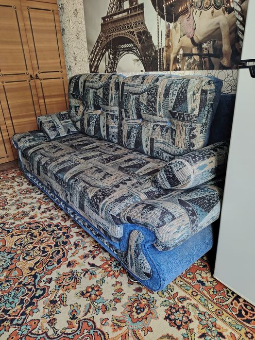 Срочно продам диванчик-26 000 тн