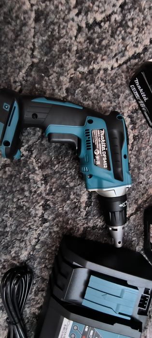 Makita DFS 452 в новом состоянии