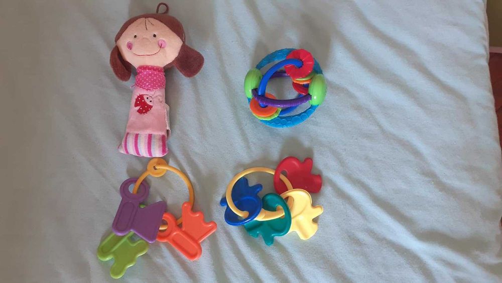 забавни играчки за бебе