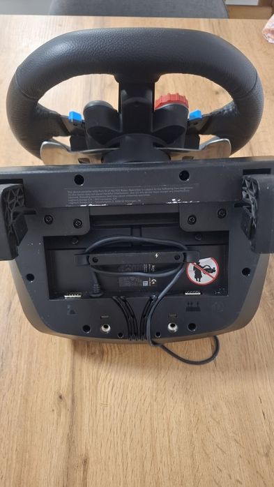 Продавам нов  волан logitech g 29