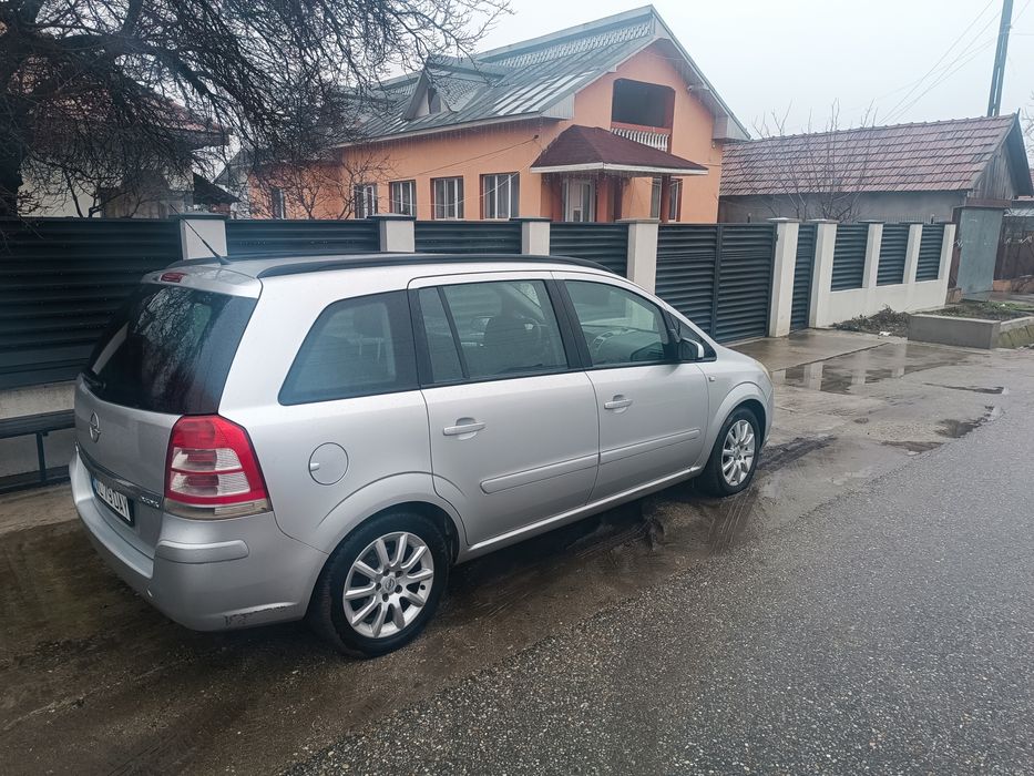 Opel Zafira b 2005