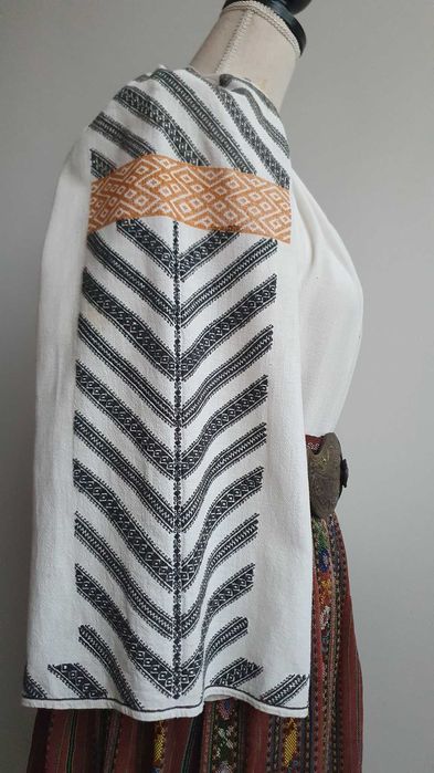 REDUCERE 20%! Costum popular (ie/camasa, valnic/fota/catrinta/zadie)