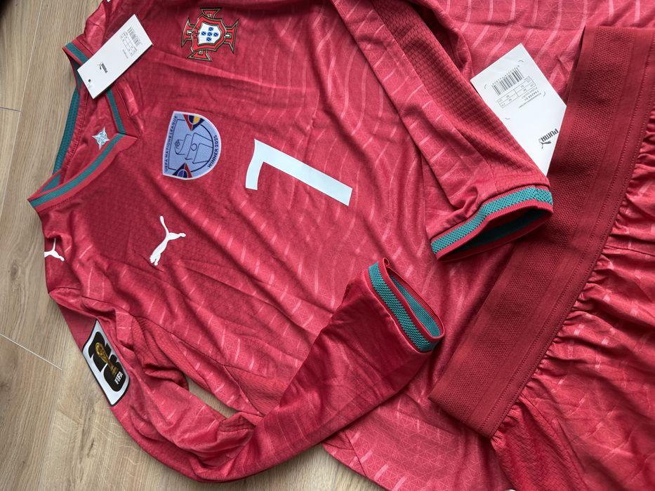 Set tricou de fotbal cu pantaloni scurti Puma Portugalia Cr7 Cristiano Ronaldo 7 marime M nou