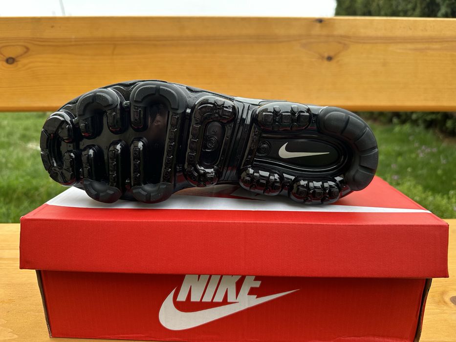 Обувки Nike Air VAPORMAX Plus