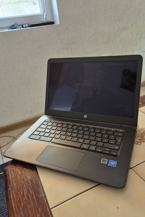 Laptopuri i3 / i5 / Chromebook 14 defecte pentru piese sau reparat
