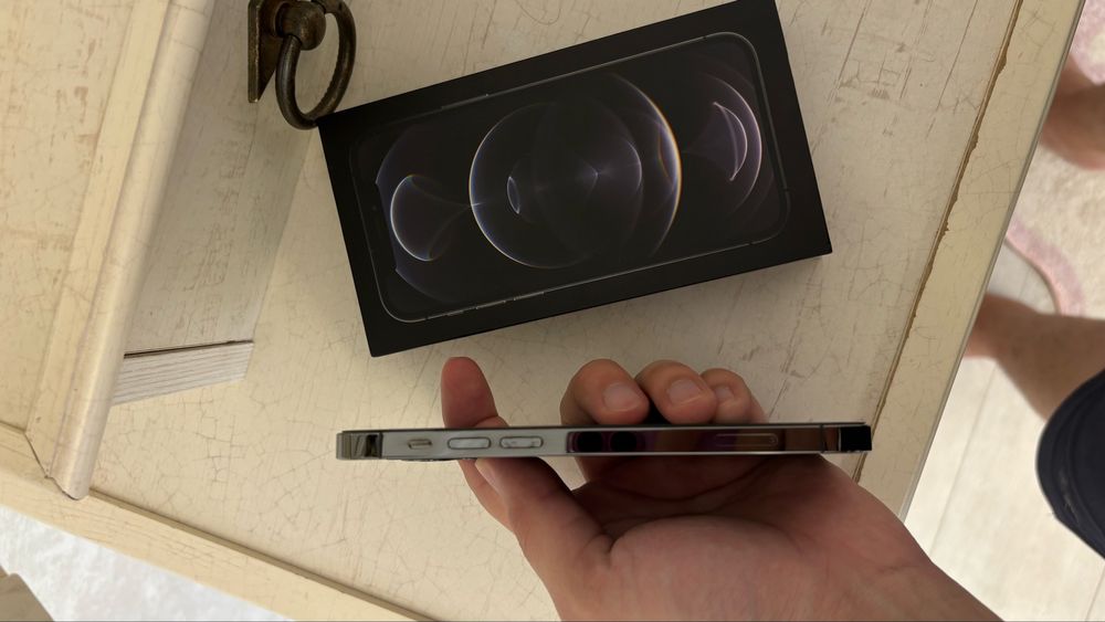 Продам iphone 12 pro