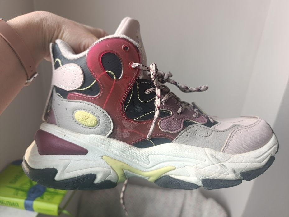 Треккинговые зимние ботинки 39р