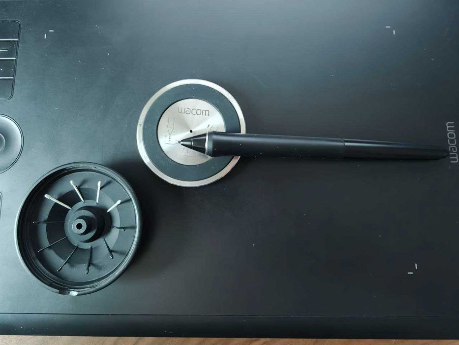 Графичен таблет wacom intuos pro M PTH-660