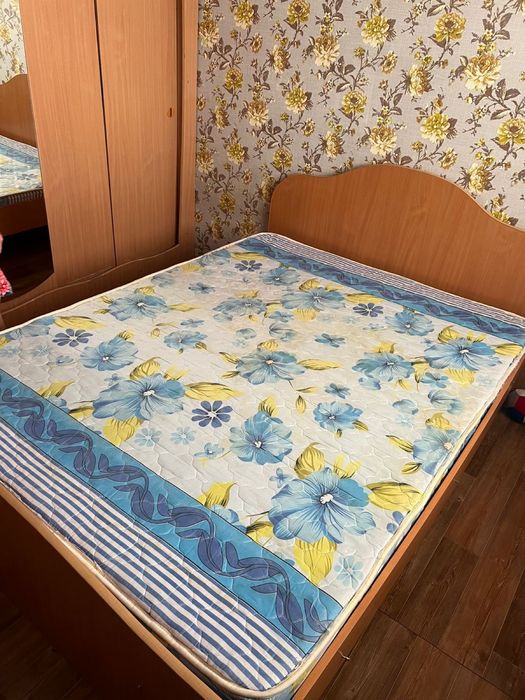 Продам кровать двухспальная