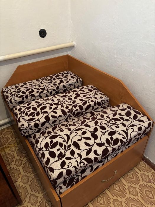 Продам детский диванчик кубик