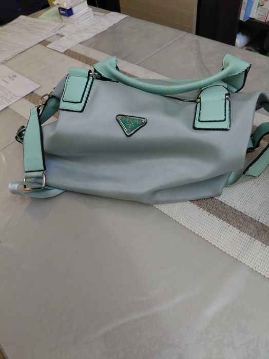 Vand geanta prada