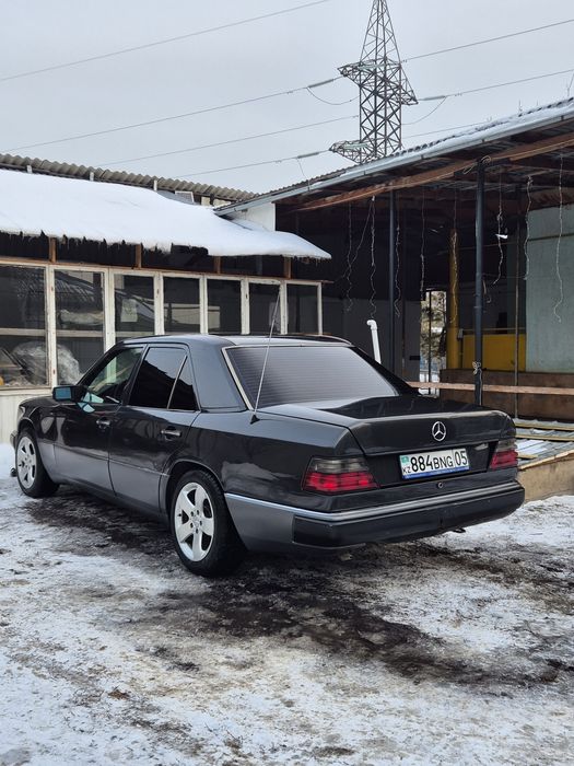 Mercedes-Benz 230e