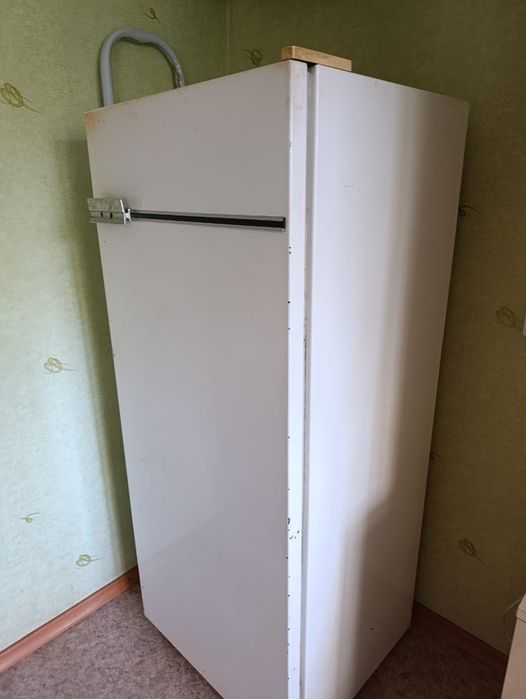 Продам б/у холодильник