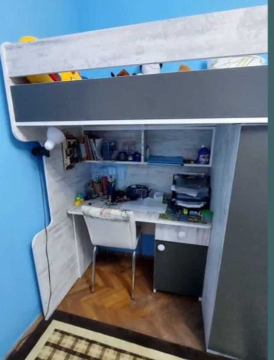 Детско  двуетажно легло с бюро