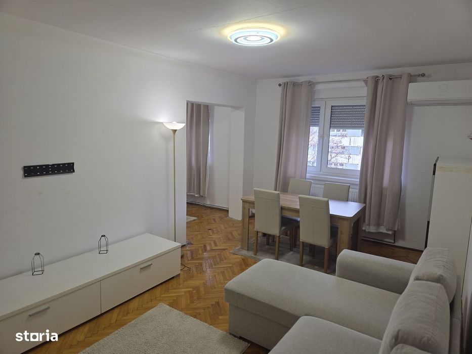 Proprietar/Apartament 3 camere,zona Piata Garii,etaj 4.