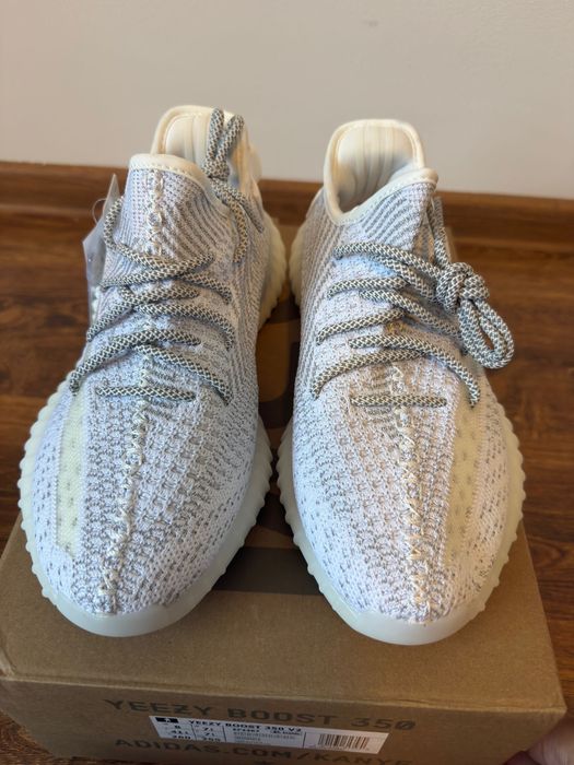 Yeezy gri, marimea 41