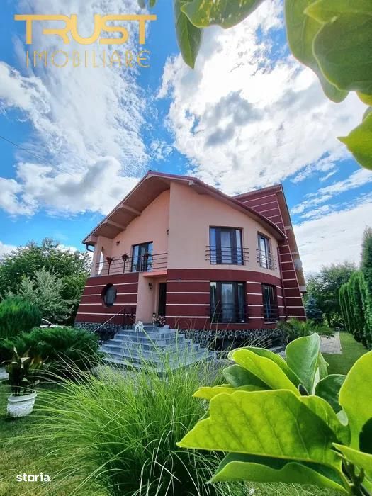 Casa de vanzare l 6 camere l Teren 1150 MP l Pret negociabil