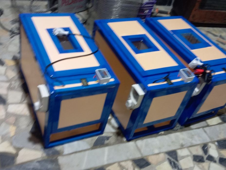 Inkubator inkubatir  polniy aftomat