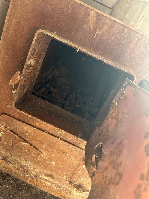 Продам печь , трубу и батареии