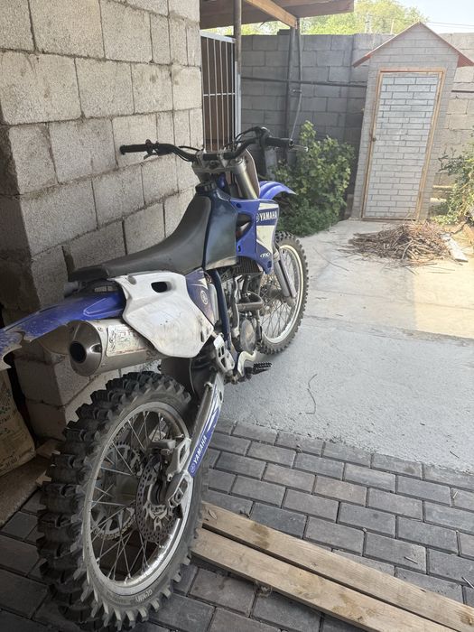 Мотоцикл Yamaha yz250