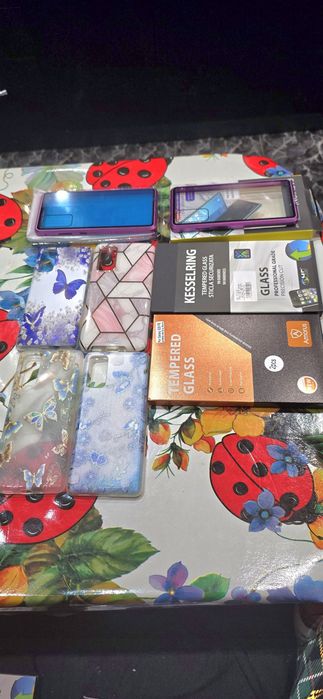 Huse și folii de sticla Samsung S20 FE