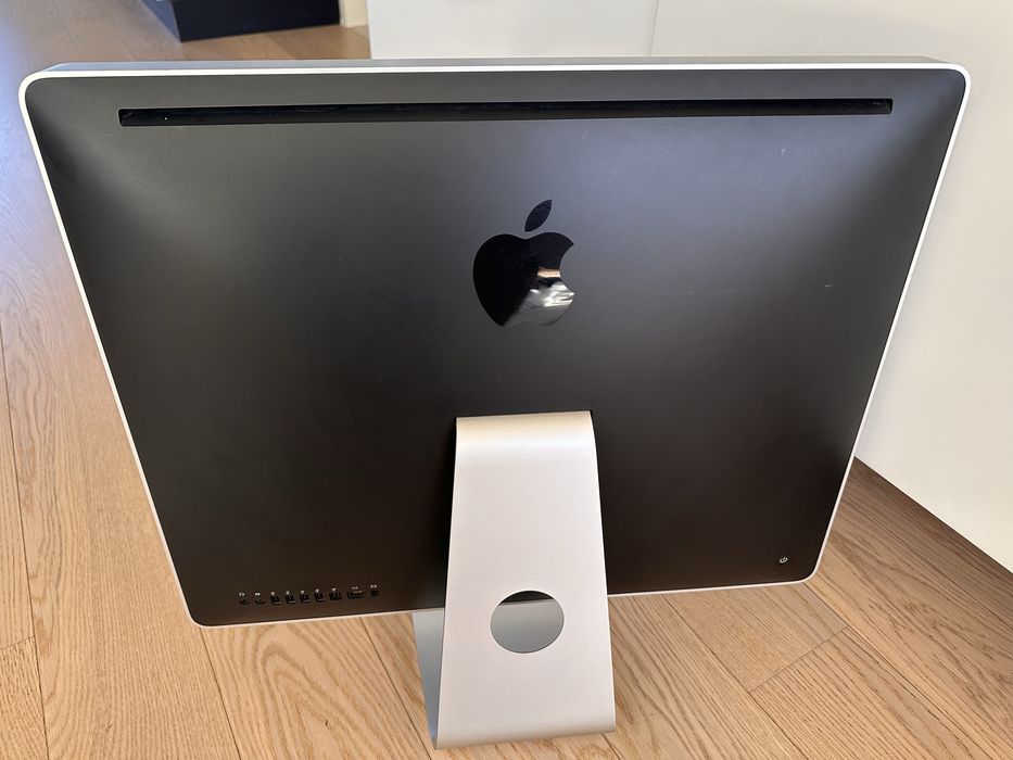 Apple iMac 24” (early 2009) Core 2 Duo 2.66 GHz/ 8 GB RAM/ 640 GB HDD