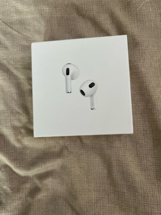 Vand cutie Airpods gen 3