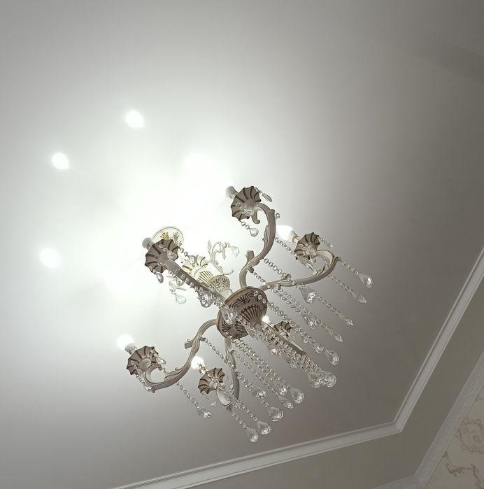 Люстра в хорошем состоянии