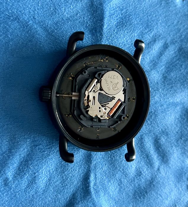 Часовник Emporio Armani и Fossil