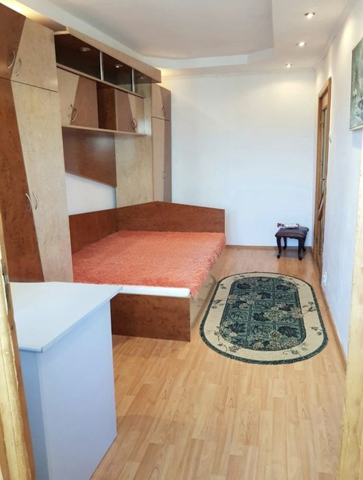 De inchiriat apartament 3 camere(transf.din 2), etaj 3, zona  Carrefour- Crihala.