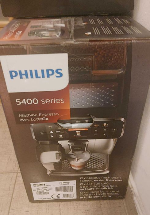 Sigilat Espressor automat Philips Seria 5400 EP5444/90 LatteGo