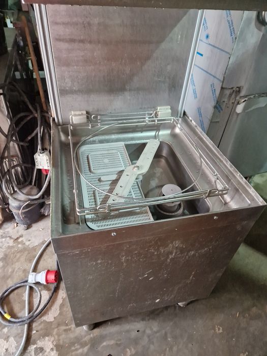 Mașina spălat vase cu sau fara capota, ciclu scurt, la 380v